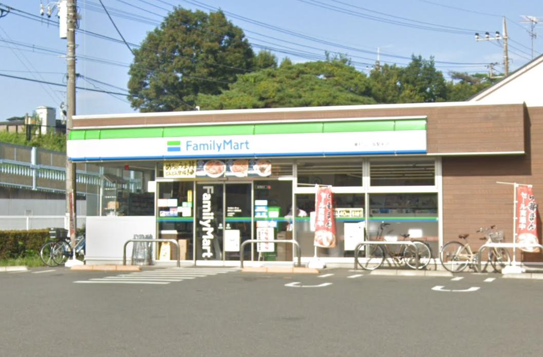 ドリームコーポ102号室 【コンビニエンスストア】ファミリーマート 東村山八坂駅前店まで762ｍ