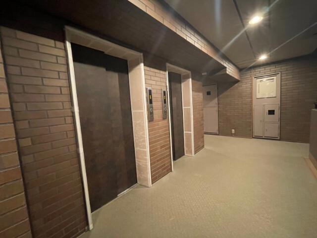 日神パレステージ西麻布5階 エレベーターホール