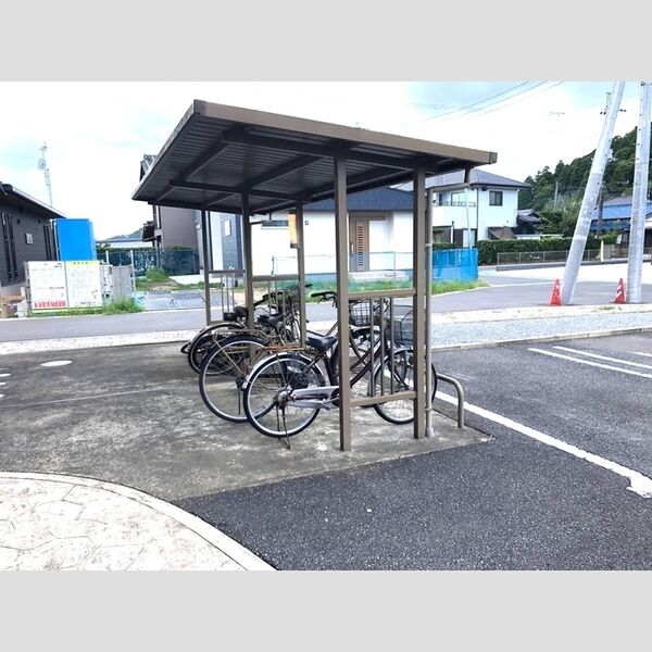 メゾンクレールD201号室 駐輪場