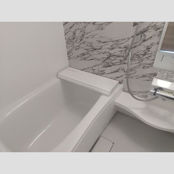 ラ・カーサ　グリシーナ301号室 お風呂