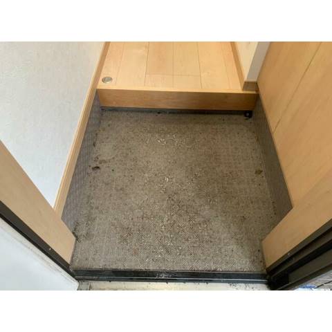 ヒルズ中台２１1階 玄関