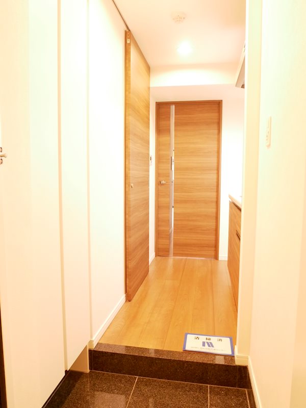 グランドコンシェルジュ大森本町Ⅰアジールコート3階 玄関