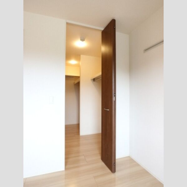 エスポワール　E302号室 ウォークスルークローゼット