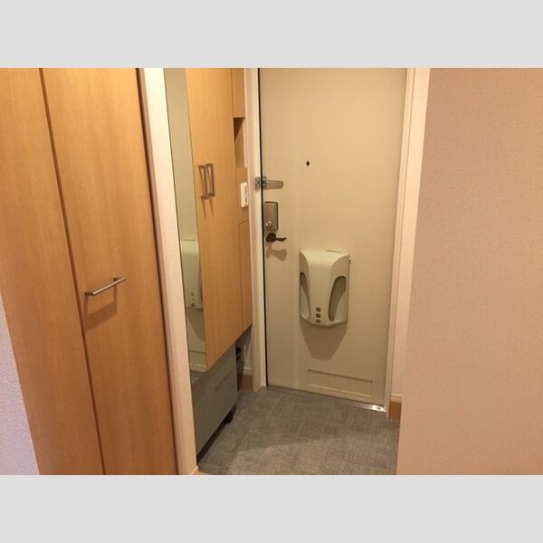 エストルピナス 玄関