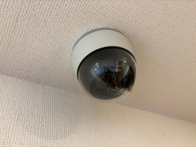 アミテラス伊勢原（旧レジェンド伊勢原シェアハウス） エントランスだけでなく屋内にも監視カメラがあって安心です