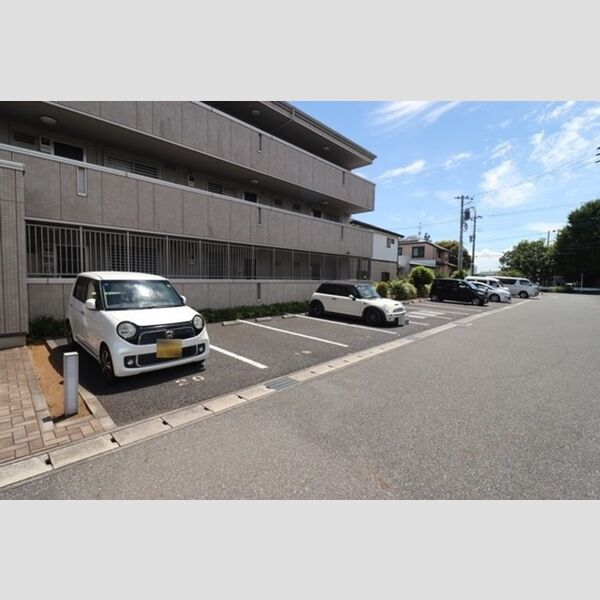 グランブルー 駐車場