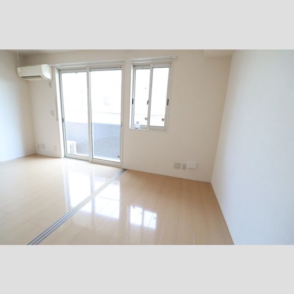 エミナンスⅡ201号室 洋室