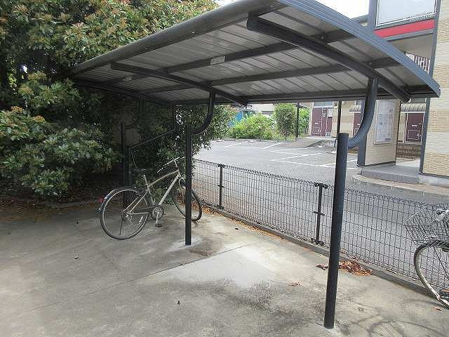 レオパレスイーストハウス102号室 ゴミ置き場