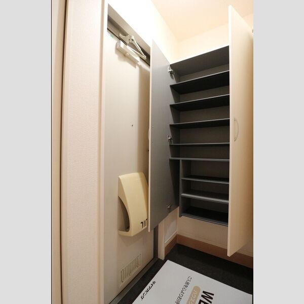 ベルウィル　A103号室 シューズボックス