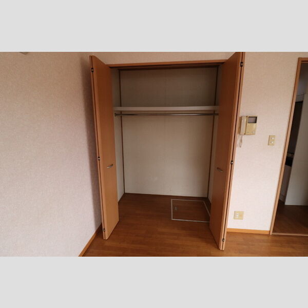 クレセント クローゼット