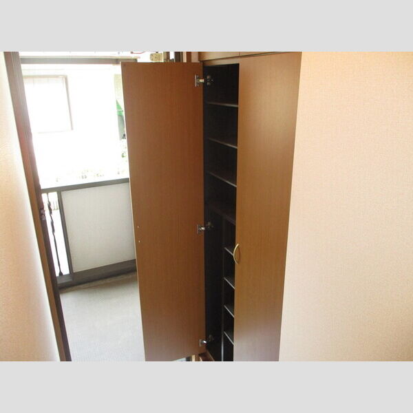 ヴィラ パーチェ シューズBOX