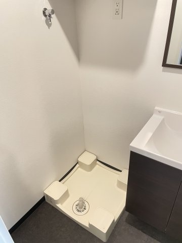 スカイコートグレース世田谷弦巻301号室 洗濯機置き場