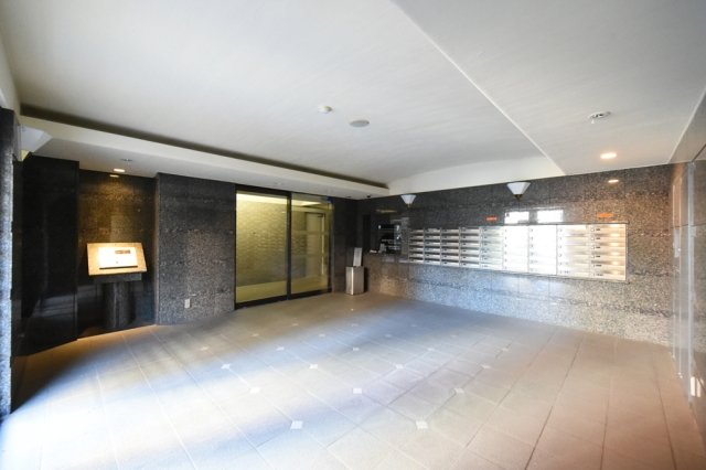 ルーブル蒲田伍番館 エントランス