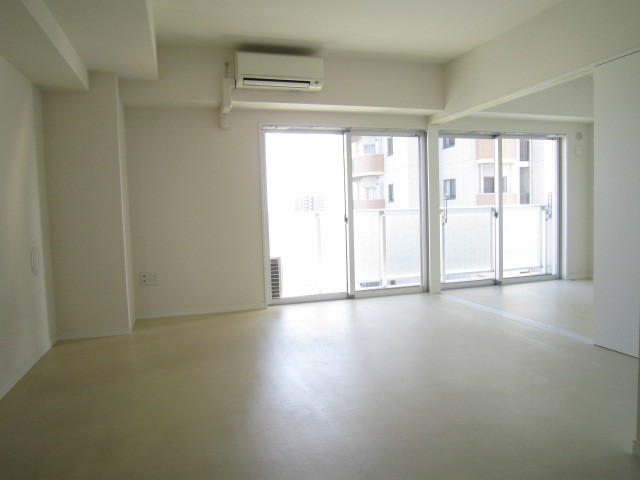 リヴァージュ湘南茅ヶ崎0401号室 リビング