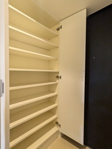 ガーデン板橋氷川町 収納