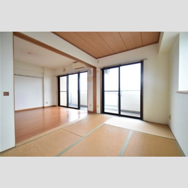 ベルシャイン厚木305号室 居室