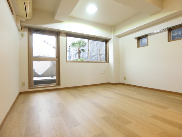 シンフォニー成城0207号室 リビング