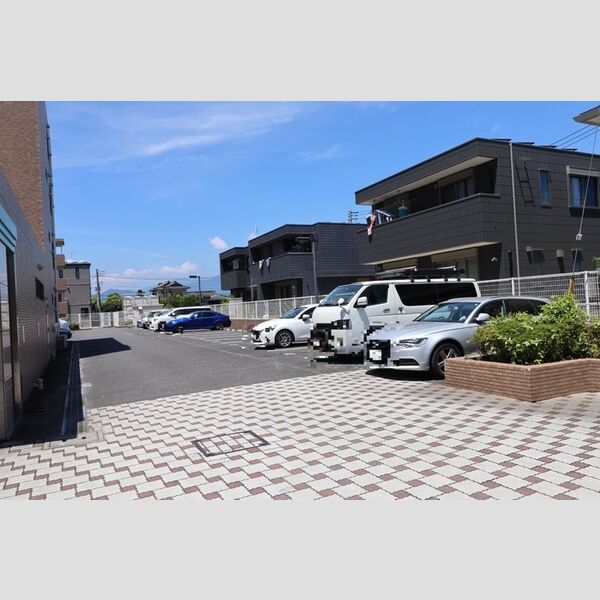 パストラル湘南 駐車場