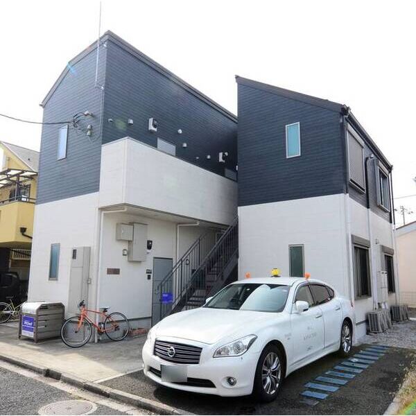 十六コートの外観画像