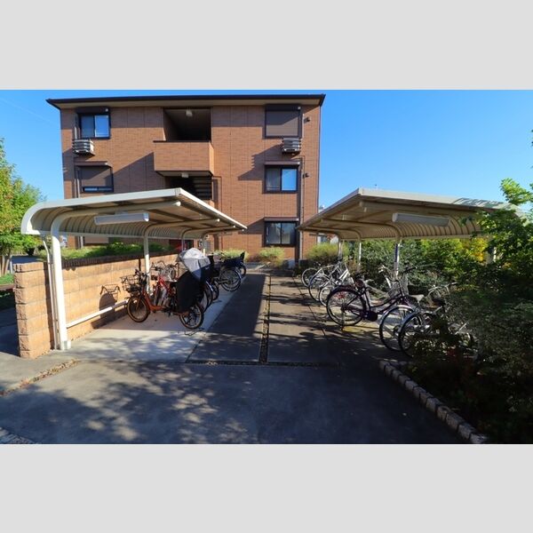 クレストール　北館 駐輪場