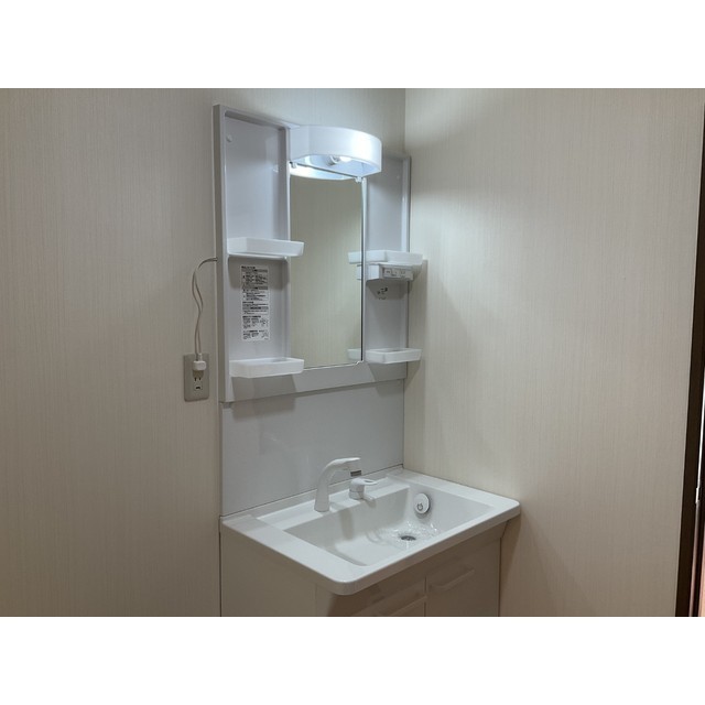 グランデュール瀬戸岡102号室 内観