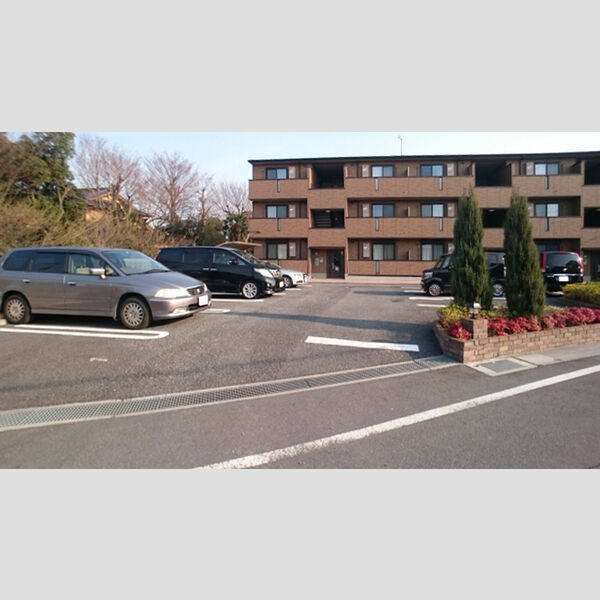 グレイスメゾン 駐車場