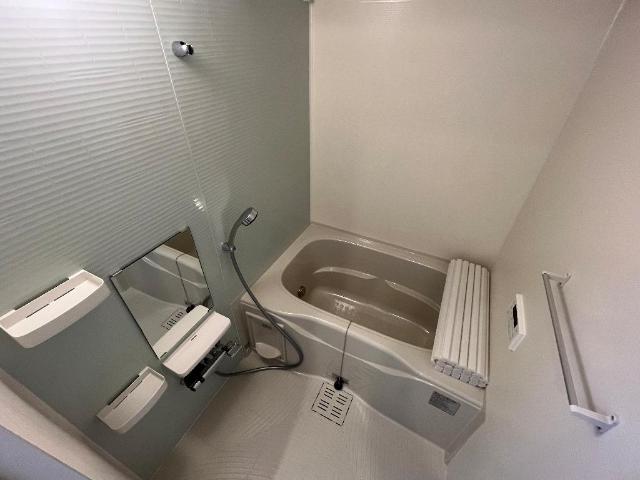 プレジ・マルトモ(ＰＲＥＳＩ・ＭＡＲＵＴＯＭＯ)105号室 バス