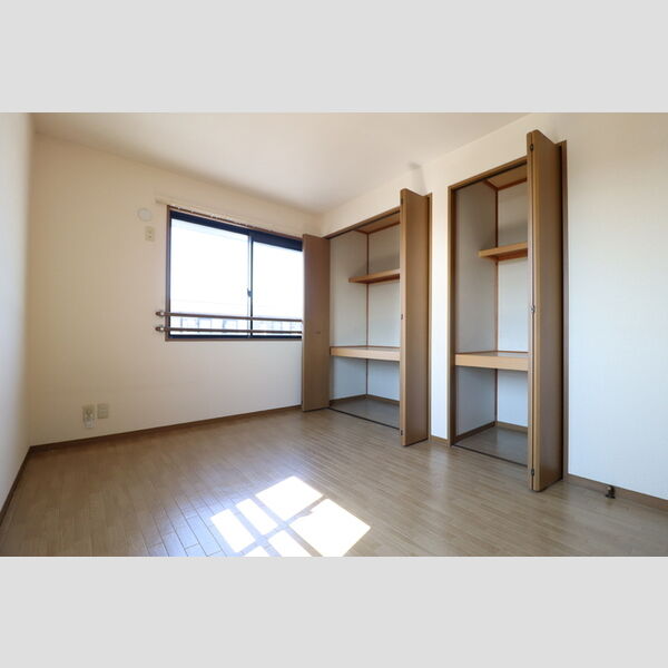 ロイヤルハウス　A303号室 洋室