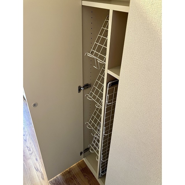 サニークレスト湘南平塚201号室 靴箱