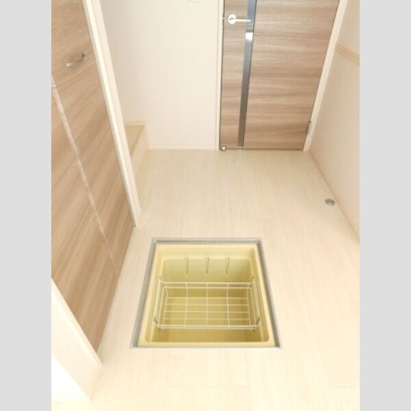 BLESS HOUSE柏西町　D102号室 床下収納
