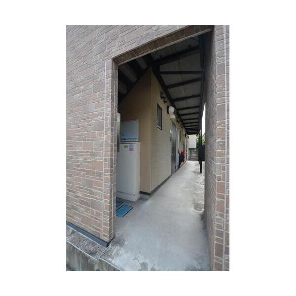 メゾン・デルフィ エントランス