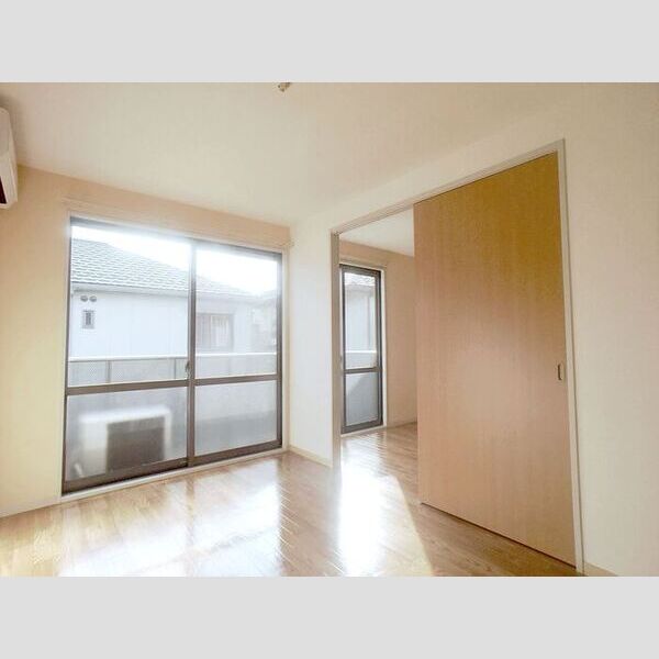 ・　グレイス202号室 洋室5.3帖