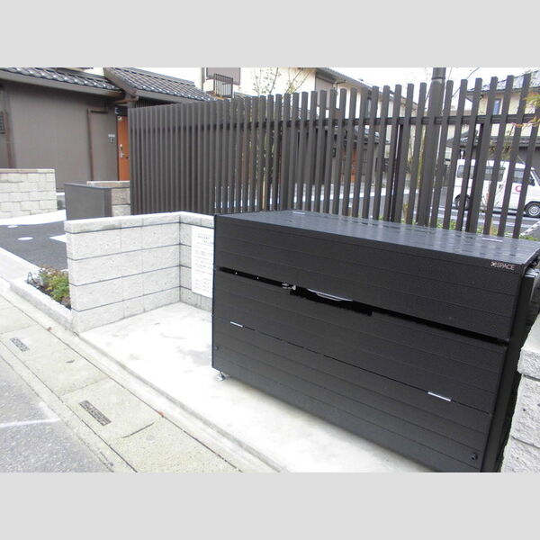 Breeze谷塚102号室 入居者専用ゴミ置き場