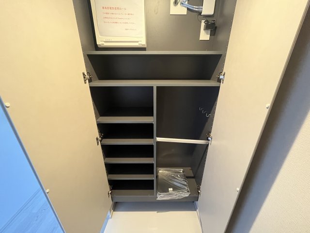 プライムメゾン千葉新町1102号室 収納