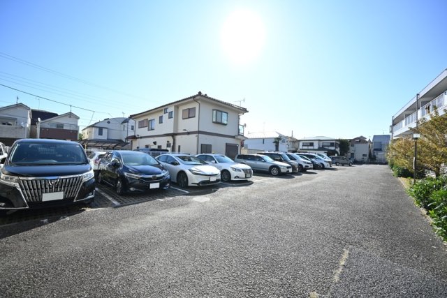 プラムガーデン3階 駐車場