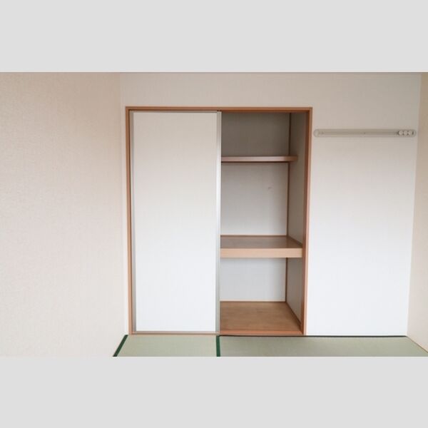 ヴェルドミール　弐番館 収納