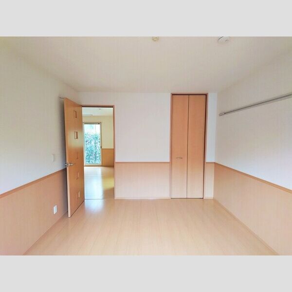 カスターノ　A102号室 洋室7帖(別角度)