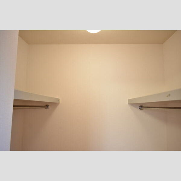 リビングタウン三橋西　A202号室 収納