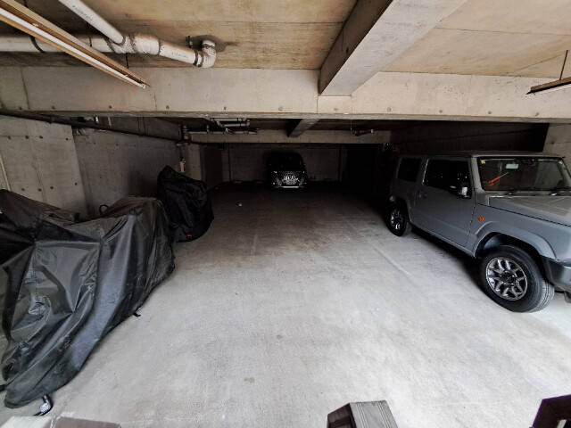 ラ・シェモア 駐車場