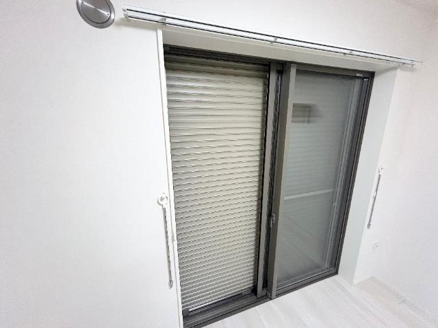 グラン　ジャルダン 窓シャッター