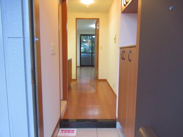 Granchesta1番館105号室 玄関