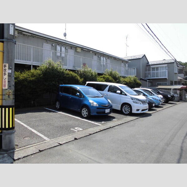 エンドレス203号室 駐車場