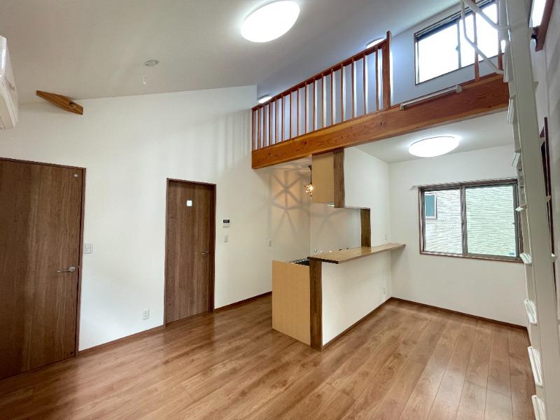 アウローラ リビング