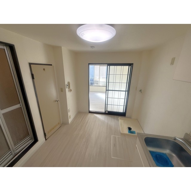 日の出ビーチ101号室 内観