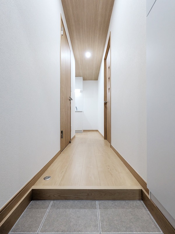 IROHA浅草4階 玄関