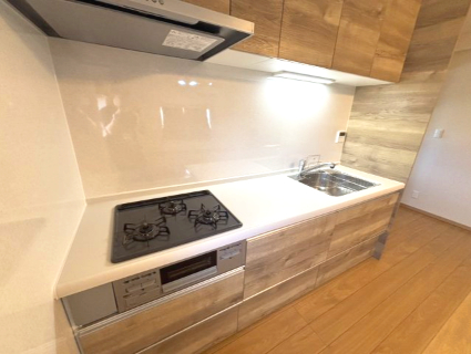 ローズコート白楽301号室 ガスコンロ3口でスペースが広めのキッチン！