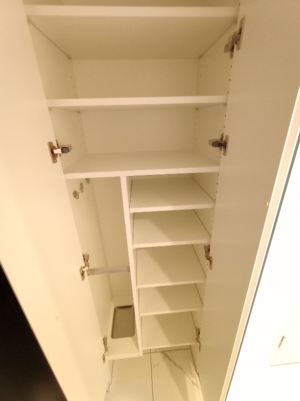 クレイシアIDZ祐天寺6階 収納