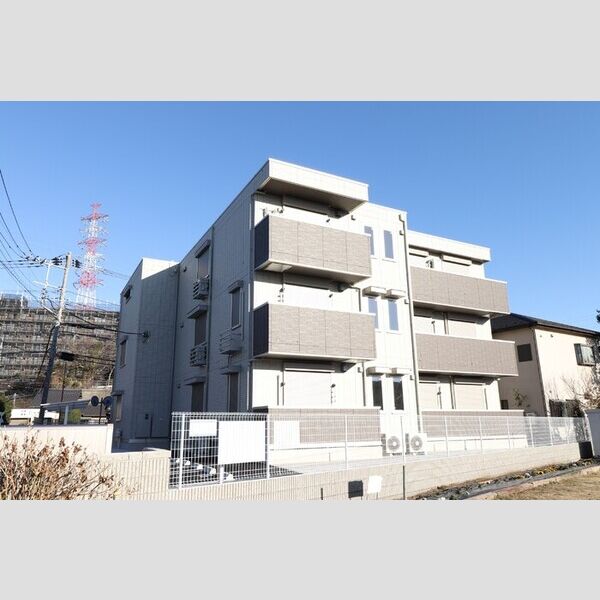 アベニール大倉山203号室 建物外観