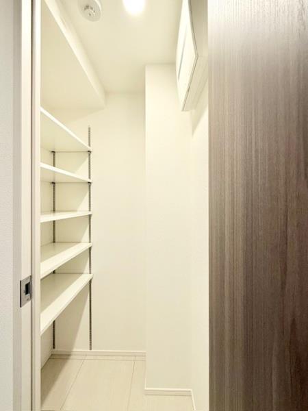 Ｓｏｌａｓｔ　Ｓｑｕａｒｅ綾瀬 リビング