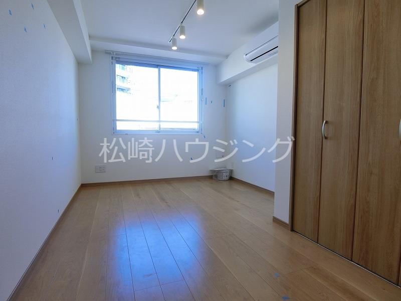 blue palette 中野平和の森2階 内観